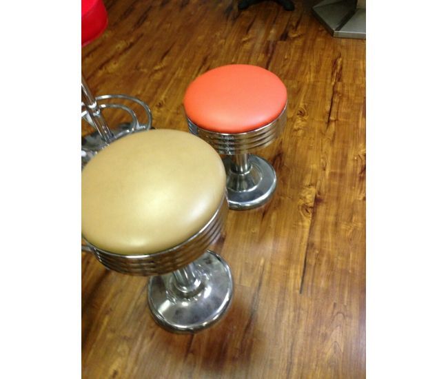 120 Ground Mounted Bar Stools